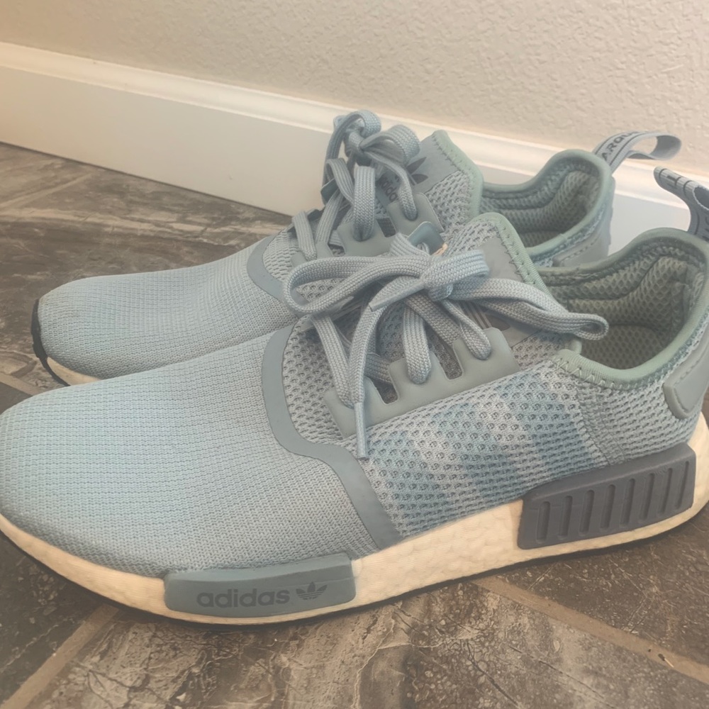 Women’s Adidas size 9.5 tiffany blue